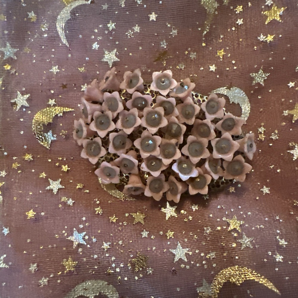 vintage, unsigned Miriam Haskell brooch delicate cluster of pink glass flowers